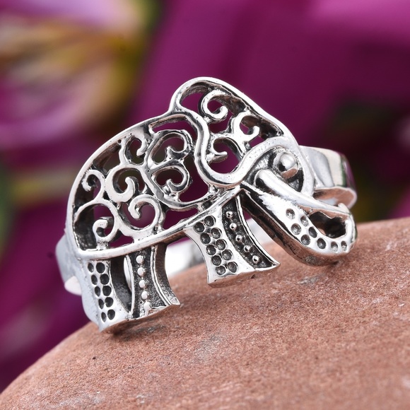 Jewelry - Oxidized Sterling Silver Elephant Ring (Size 7.0)